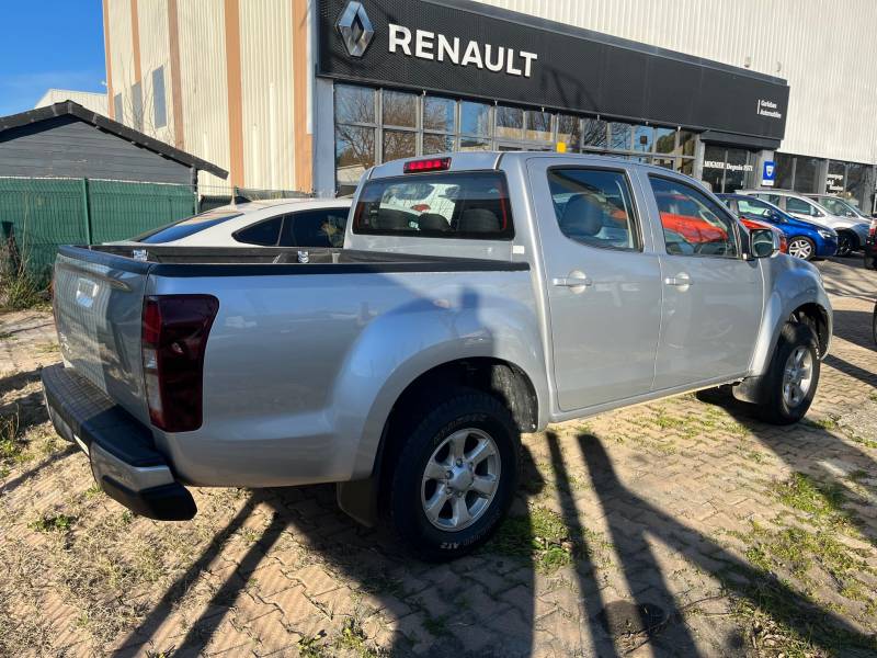 VENDU PICK-UP OCCASION A AUBAGNE ISUZU D-MAX CREW DOUBLE CABINE 4X4 DIESEL BOITE MANUELLE