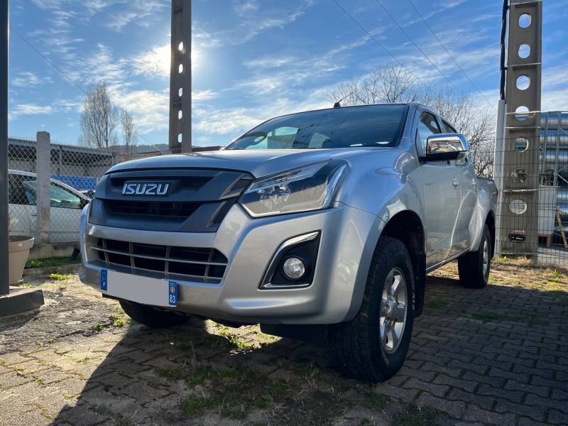 VENDU PICK-UP OCCASION A AUBAGNE ISUZU D-MAX CREW DOUBLE CABINE 4X4 DIESEL BOITE MANUELLE